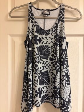 Manuhealii Navy & Light Blue Floral-Print Tank Top